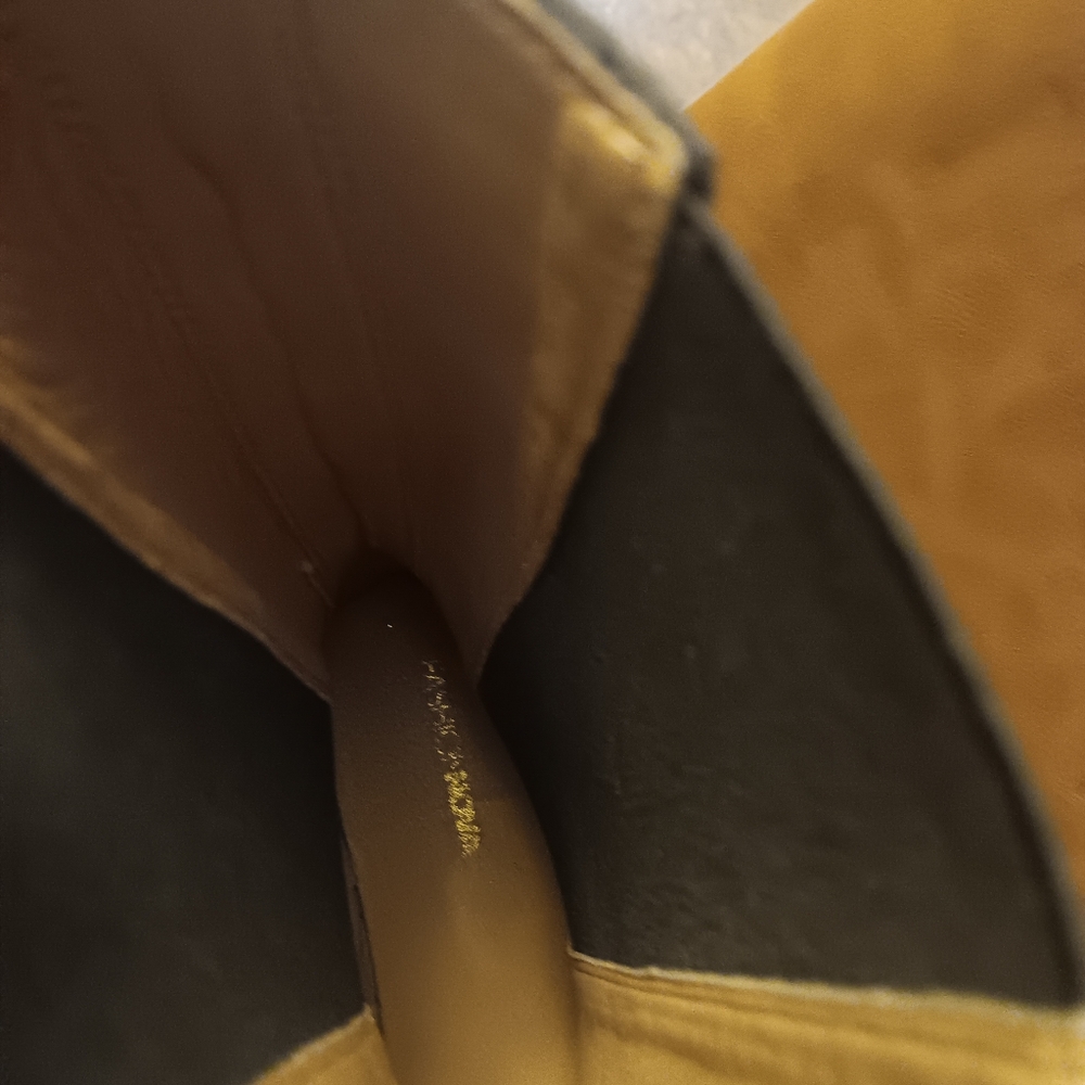 Boots - Picture 4 of 4